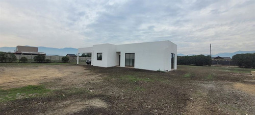 Casa Construida En Parcela, 4d 2b 2e Más Piscina En Venta