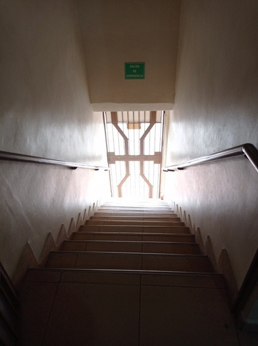 Imagen 4 de 14 de En Venta Centro Medico En Valencia, Cerca Del Hospital Central De Valencia
