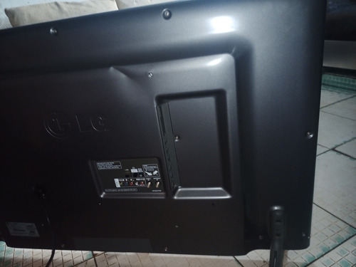 Imagem 5 de 5 de Tv LG Tela Quebrada Modelo 47lb6500 3d