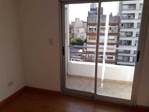 Dpto Frente 2 Ambientes Balcón