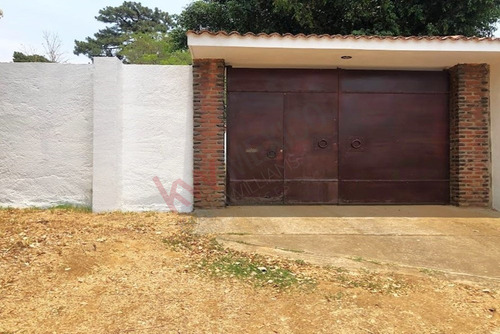 En Renta Casa De 1 Nivel En Zona Norte De Cuernavaca Privada, Jardín, Sótano Y Espacio Extra