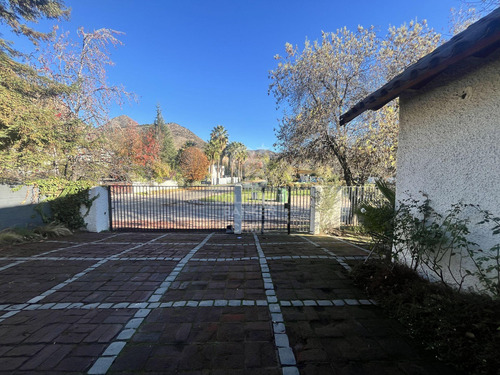 Casa Cercana A Colegios En Lo Barnechea