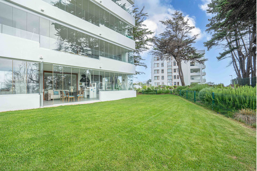 Venta Gran Departamento Con Jardín En Marbella