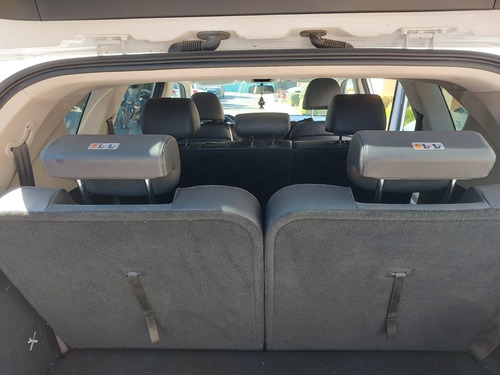 Camioneta 2.2. Petrolera. Automática 6 Corridas De Asientos