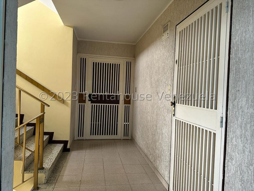 Apartamento En Alquiler En Los Naranjos De Las Mercedes 25-18685 As