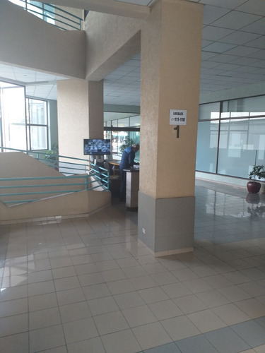 Local Interior Frente Integramedica Manquehue