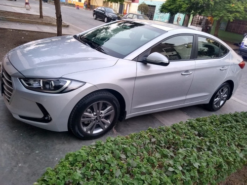 Hyundai Elantra Plata Metalizado