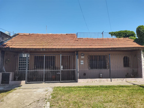Imagen 2 de 15 de Casa Americana Ideal Para Industria Pequeña