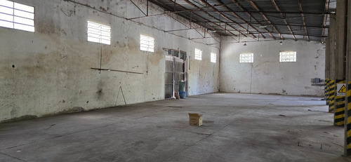 Galpón 1000 M2 C/ Ofi Y Baño - Centenario