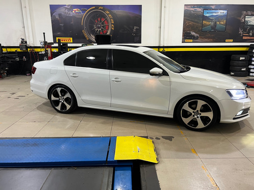 Volkswagen Vento 1.4 Comfortline 150cv At