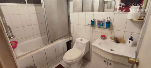 Casa En Venta De 4 Dorm. En Conchalí