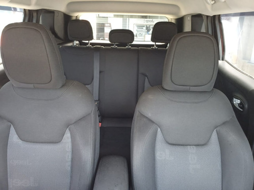 Imagem 6 de 12 de Renegade Sport Manual 2018 1.8 Flex 16v Vermelho