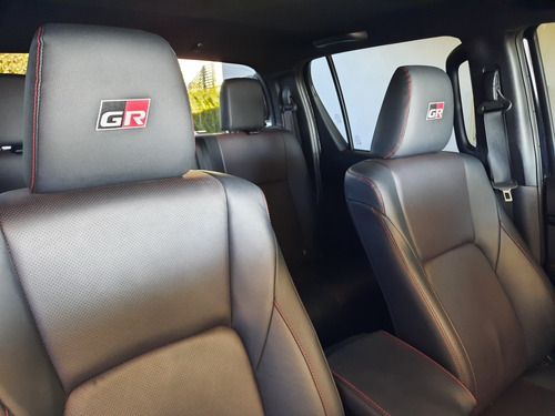 Toyota Hilux V6 4x4 Gazoo Racing