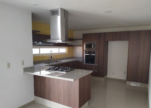 Imagen 6 de 14 de Casa En Venta En Fraccionamiento Zibatá 4 Recámaras Roof Gar