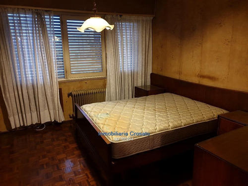 Casa De Tres Dormitorios Con Dos Gges Y Fondo