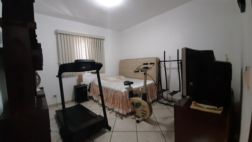 Vende-se Casa Com 4 Dormitórios E 3 Banheiros