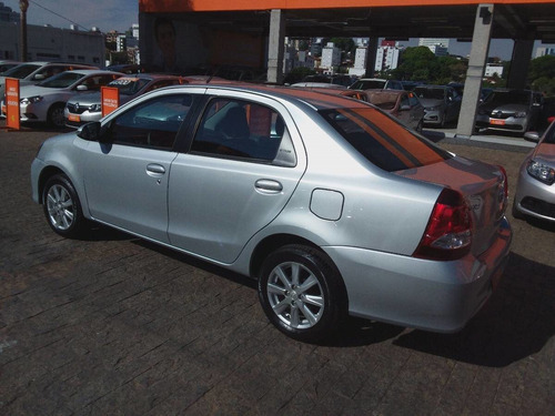 Toyota Etios 1.5 X Plus Sedan 16v Flex 4p Automático