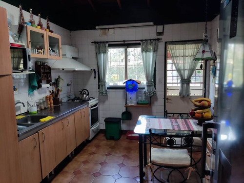 Chalet En Venta En Parque Leloir