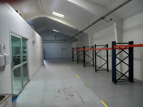 Vendo Propiedad Industrial (84483)