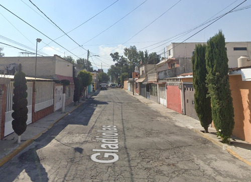 Casa En Venta De Recuperacion Bancaria En Villa De Las Flores, 55710 San Francisco Coacalco. Sh05