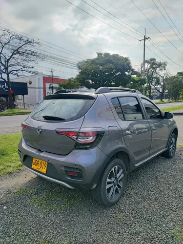 Renault Stepway 1.6 Intense Automática