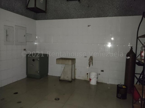 Imagen 7 de 10 de Elisa Erebrie Vende Local En Los Palos Grandes Mls #22-1784