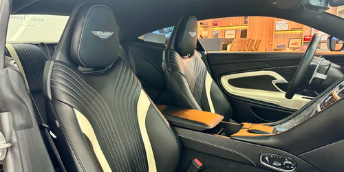 Aston Martin Db11 V8 2019