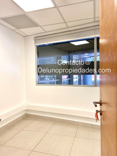 Imagen 10 de 17 de Arriendo Luminosa Y Remodelada Oficina, Metro Los Leones
