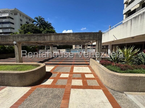 Se Vende Bello Apartamento En La Castellana Mls 25-14640