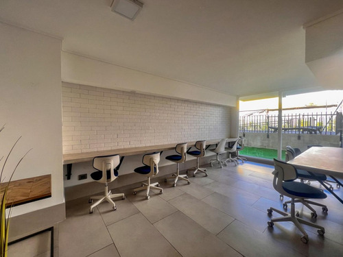 Departamento Impecable Metro Orientales Estc. Y Bodega