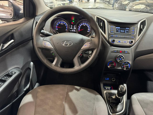 Hyundai HB20S HB20S 1.6 COMFORT PLUS 16V FLEX 4P MANUAL