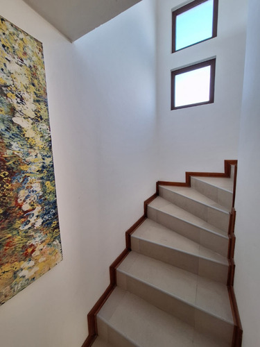 Moderna Casa En Lomas De Montemar, Concón