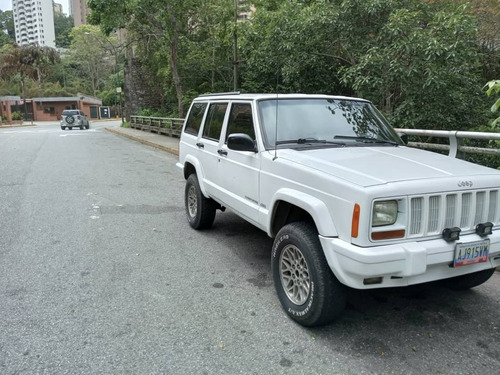 Imagen 1 de 11 de Jeep Cherokee