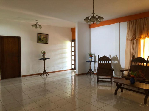 Venta De Casa Con Potencial Comercial Patanemo 41-02