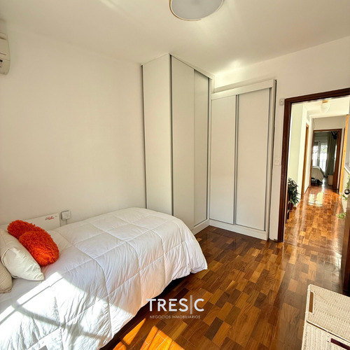Venta De Casa 4 Dormitorios, 2 Baños Y Garaje Todo A Nuevo En Pocitos