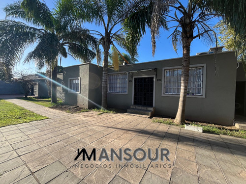 Casa Quinta Excelente Estado Sobre 1500m2 - Paso Del Rey