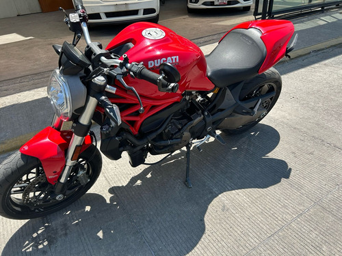 Moto Ducatti Monster 821 Cal Dmh