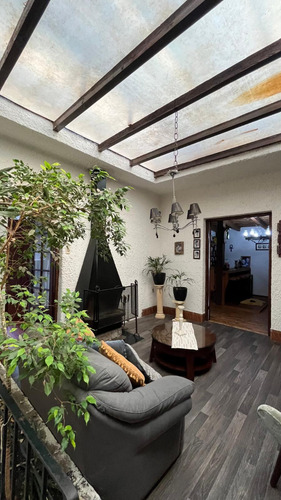 Venta Casa De 2/3 Dormitorios Con 3 Garajes En Bella Vista