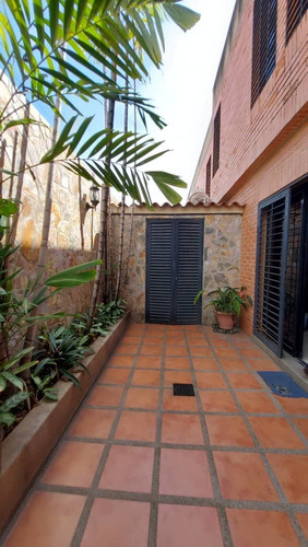 Imagen 12 de 14 de Venta Townhouse Valles De Camoruco Valencia