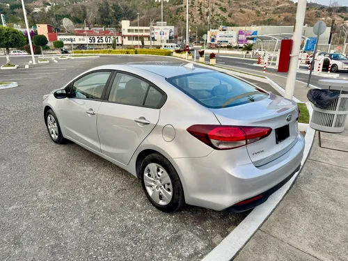 Kia Forte 2.0 L Mt