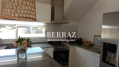 Casa Venta 3 Dormitorios Barrio Santa Guadalupe Lote De 693 M2 Pilar Del Este