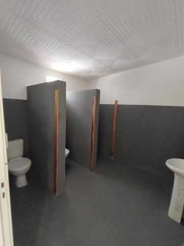 Área Comercial, 450 M2, 3 Garagens.