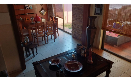 En Venta Casa 2 Pisos 3d / 2 Baños Galilea Los Ángeles $105