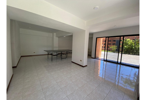 Venta. Apartamento (ph). Valle Arriba. Caracas. (mmv)