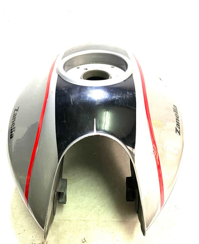 Imagen 7 de 11 de Tanque De Nafta Gris Con Negro Con Detalles Zanella Cuotas