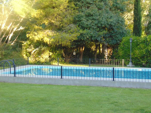 Casa En Venta - 3 Dormitorios 2 Baños - 200mts2 - Azul