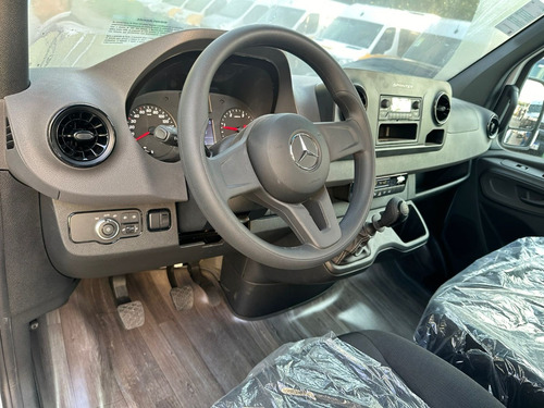 Mercedes-Benz Sprinter Van 417