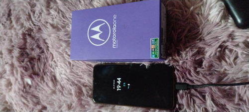 Imagen 1 de 2 de Celular Motorola One Macro 64gb