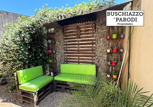 Venta Casa 5 Ambientes Dos Plantas Con Piscina / En Exaltación De La Cruz