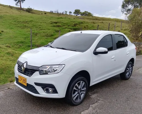 Renault Logan 1.6 Privilege / Intens